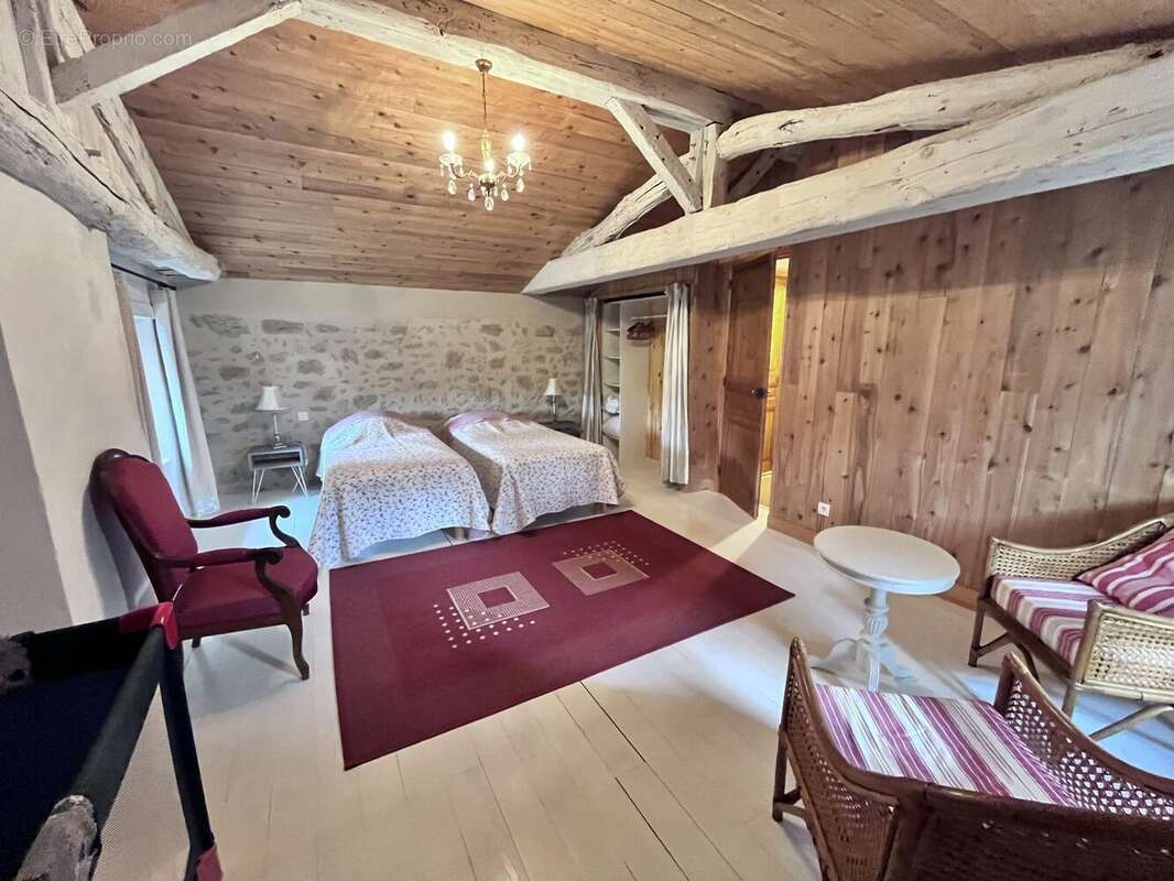 Maison à MONTIGNAC-TOUPINERIE