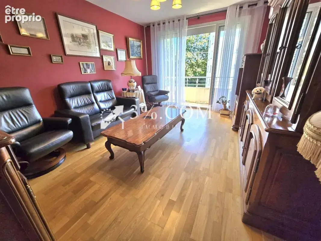 Appartement T3 de 62m2 avec balcon, loggia, cave et garage - photo 4