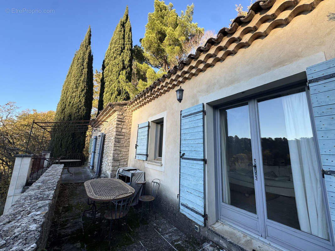 Maison à MENERBES