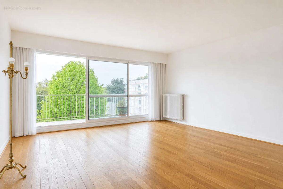 Saint-Cloud - Quartier Pasteur - 85m² - 3 chambres - Terrasse - photo 3