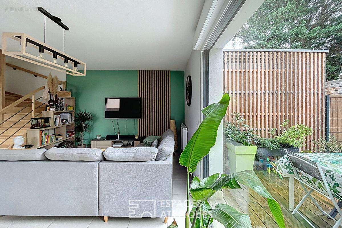 Maison à VILLENAVE-D&#039;ORNON