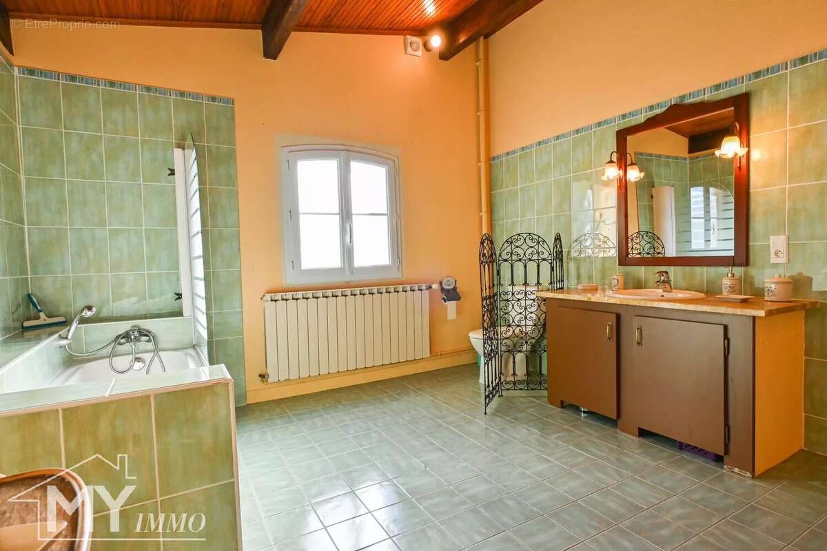 Maison à FOUGUEYROLLES