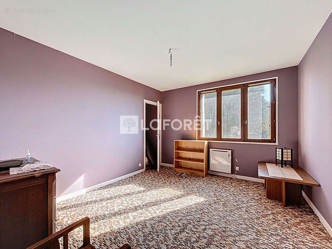 Maison à NEUFCHATEAU