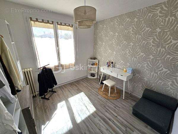 Maison de 120 m2 avec 4 chambres, 2 salles d'eau, une piscine sur un terrain de 828 m2 !!! - photo 18