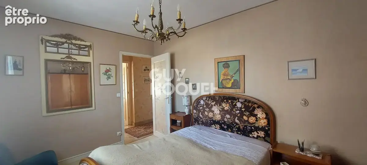 Carpentras - Appartement de 85 m² de type 3 - 2 chambres - Balcon + Place de stationnement + Cave - photo 8