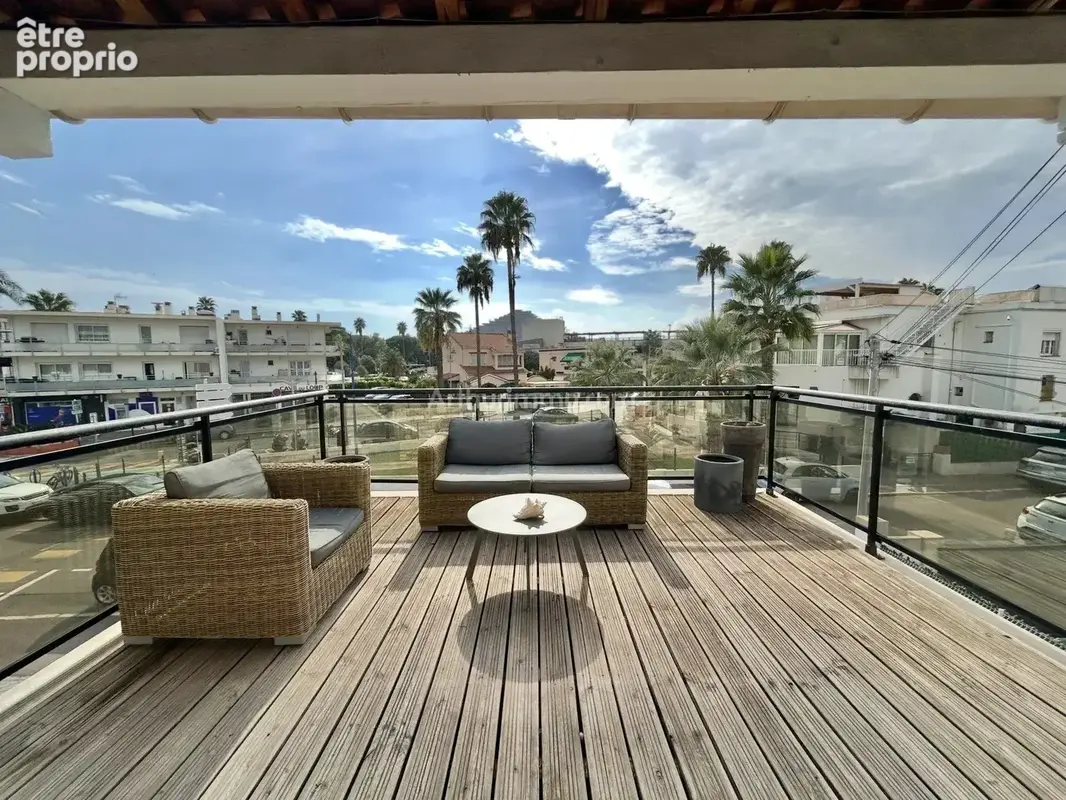 Appartement à VILLENEUVE-LOUBET