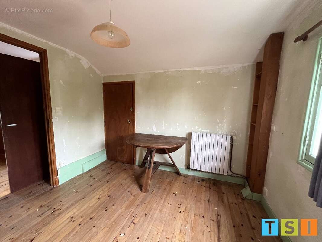 Maison à MONTREJEAU