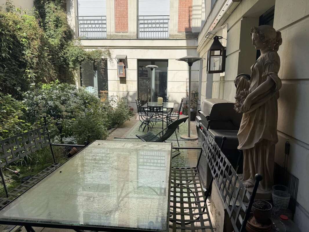 Appartement à NEUILLY-SUR-SEINE