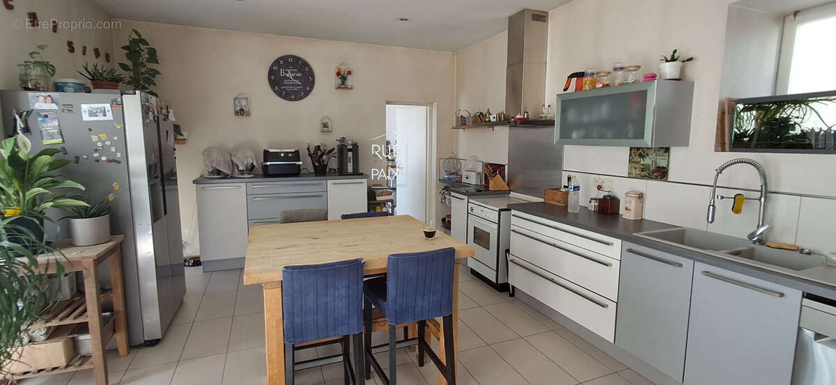 Maison - Saint Genest D'Ambiere 125.46 m2 - photo 2
