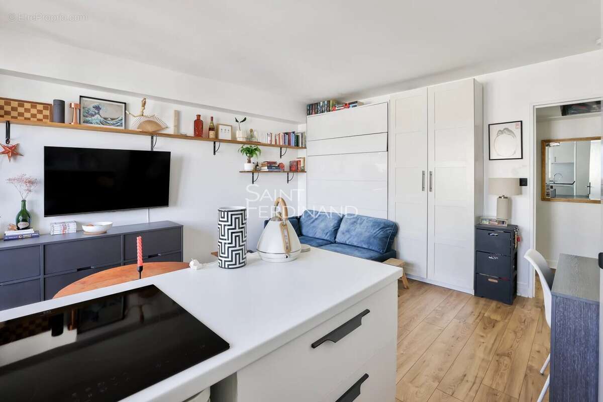 Appartement à PARIS-17E