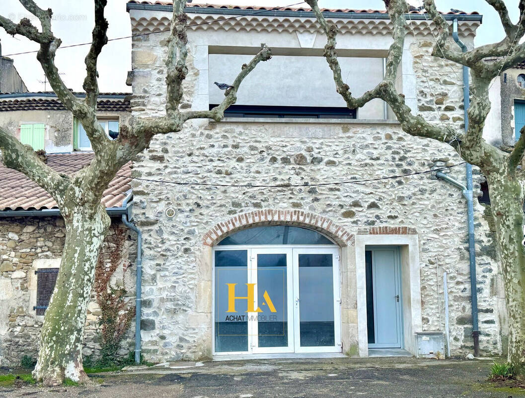 Commerce à CLEON-D'ANDRAN