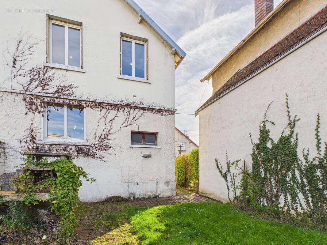 Maison à ROMILLY-SUR-SEINE