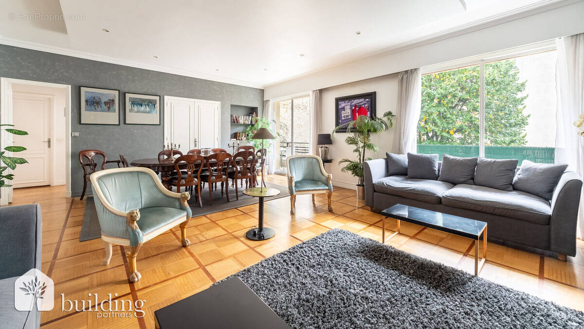 Appartement à NEUILLY-SUR-SEINE