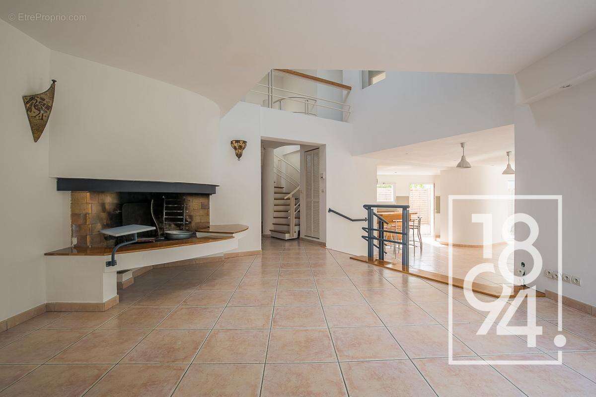 Maison à MARSEILLE-9E