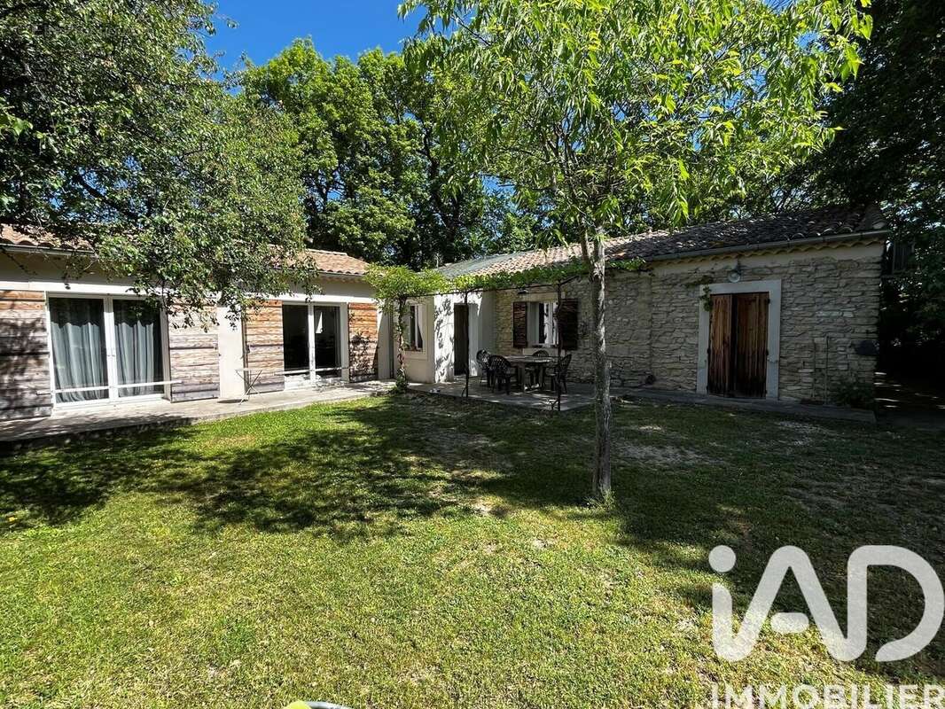 Maison 138 m² à La Roque-Sur-Pernes  - photo 2