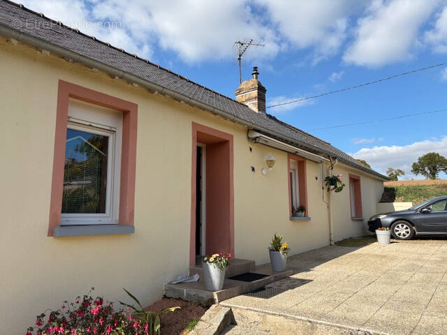 Maison à LA HAIE-TRAVERSAINE