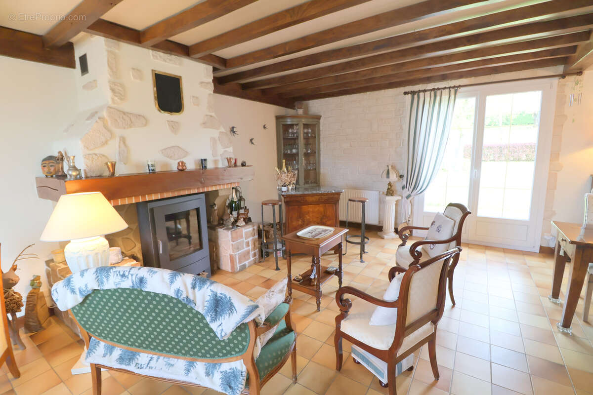 Maison à ESTREE