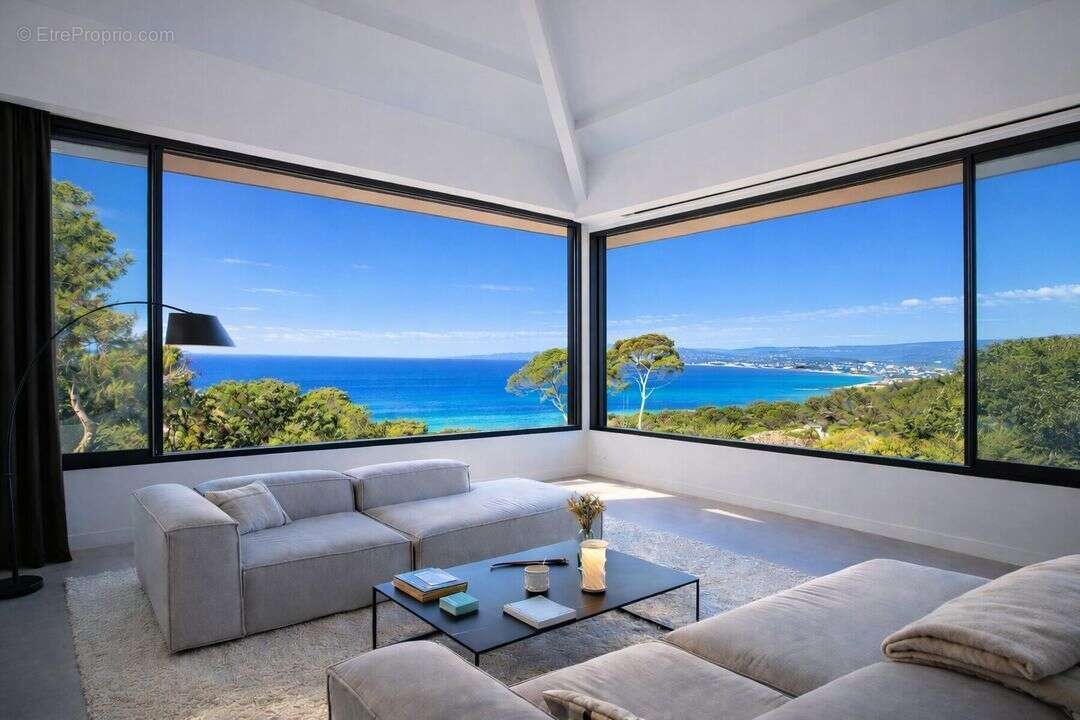 Appartement à SIX-FOURS-LES-PLAGES