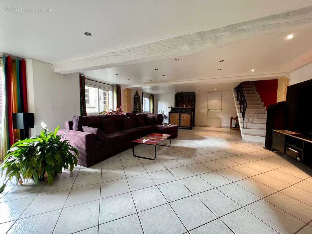 Maison à SAINT-ETIENNE-DU-ROUVRAY