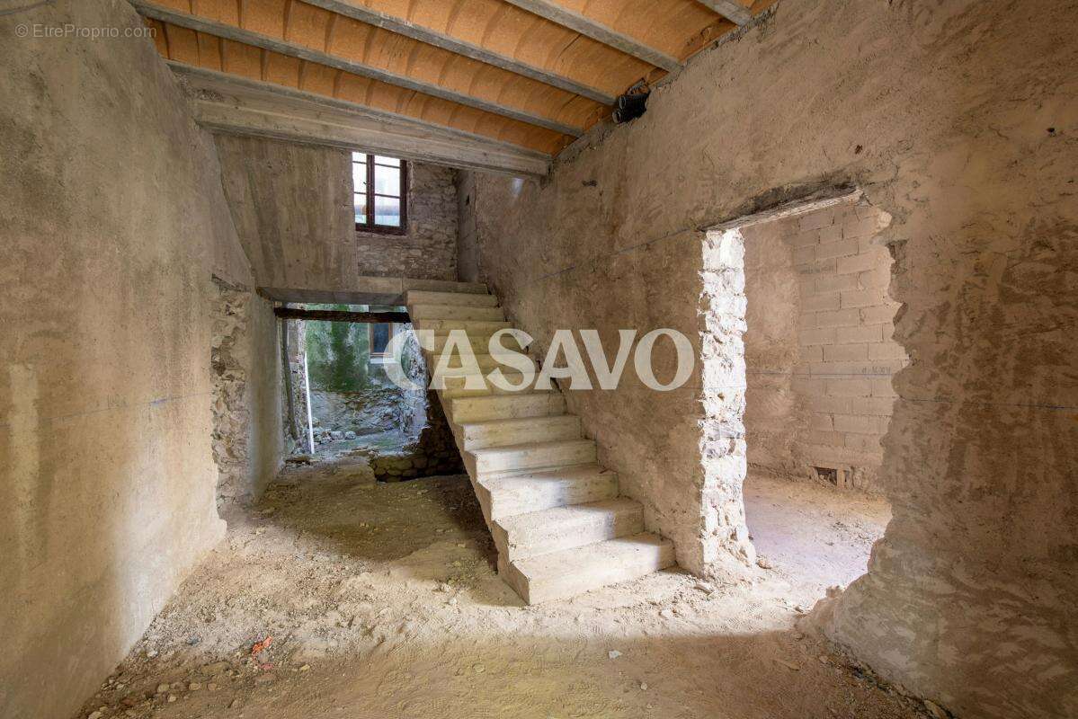 Vente Maison 10 pièces de 400m² - 30610 Sauve - photo 4