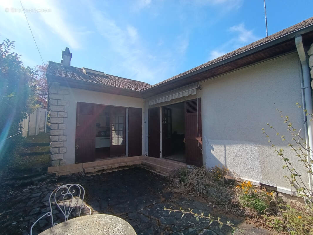 Maison à BURES-SUR-YVETTE