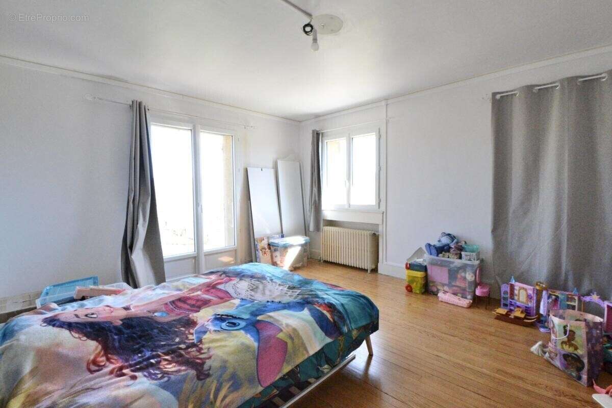 Maison à LA CLAYETTE