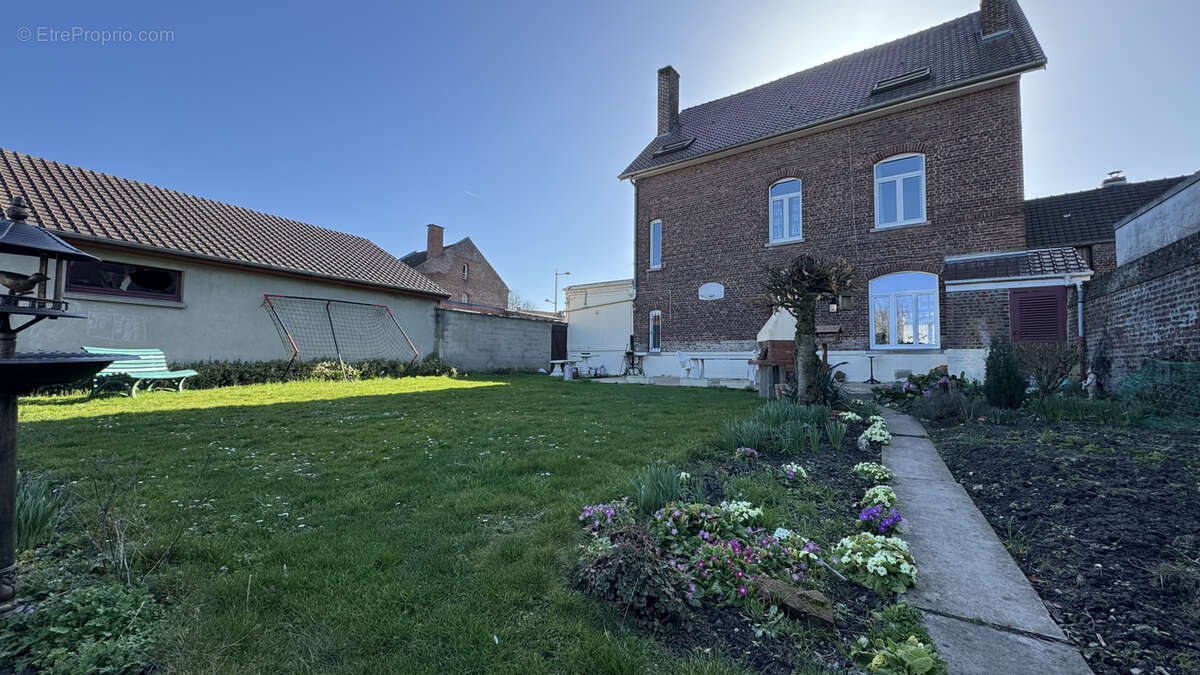 Maison à AIX-NOULETTE