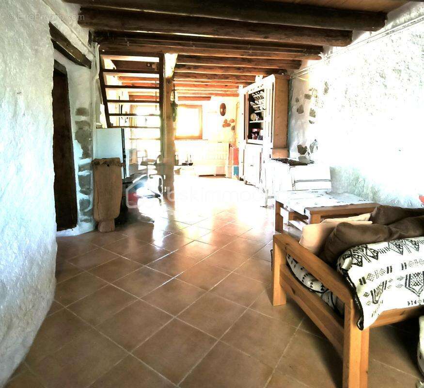 Maison de 98m2 avec un terrain de 1849m2 - photo 8