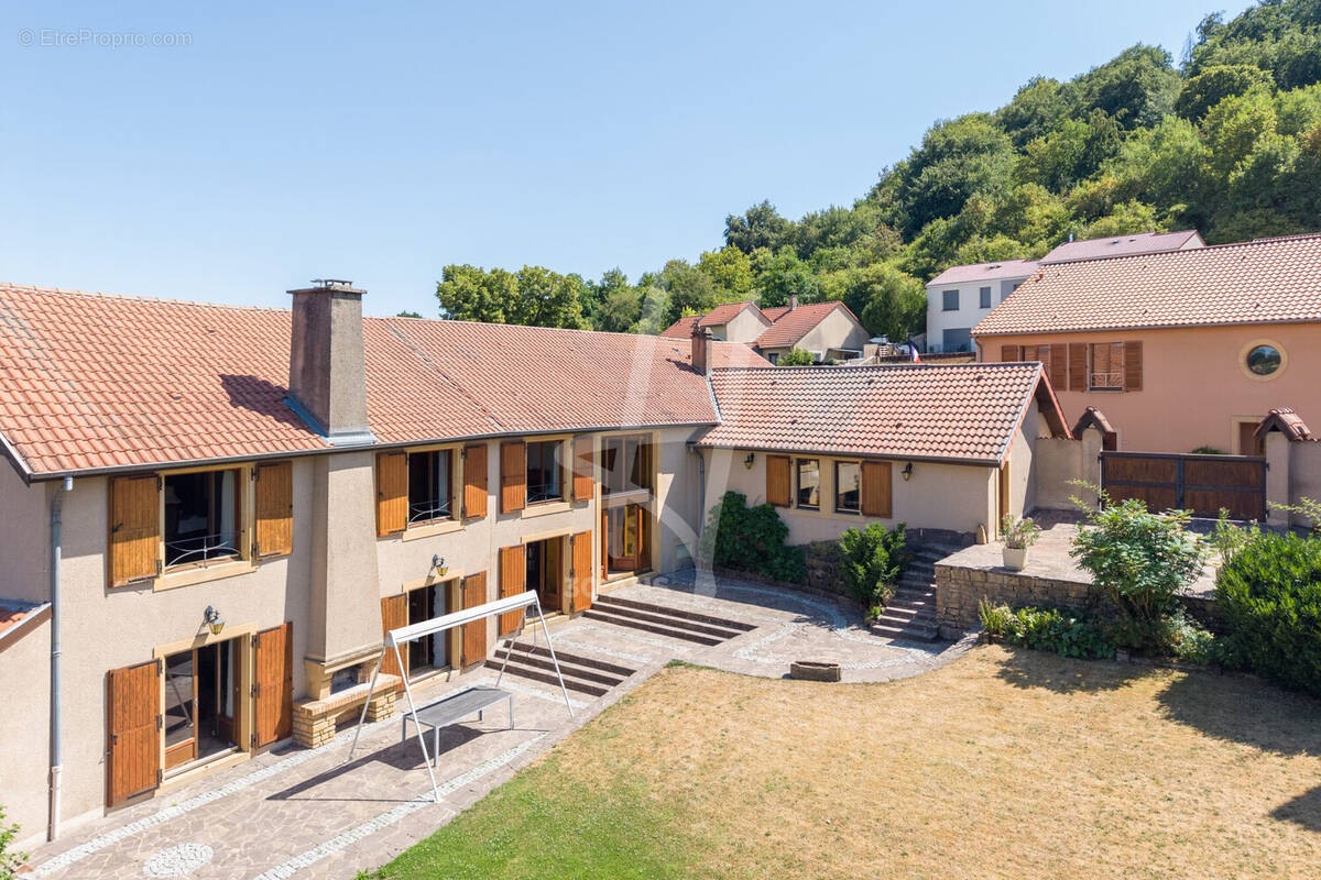 Maison à NORROY-LE-VENEUR