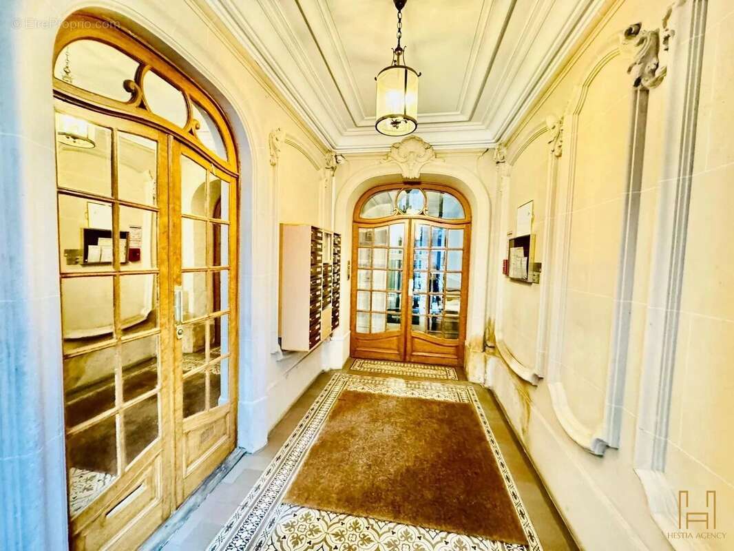 Appartement à PARIS-14E