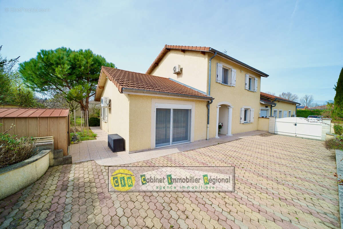 Maison à CHAVANOZ