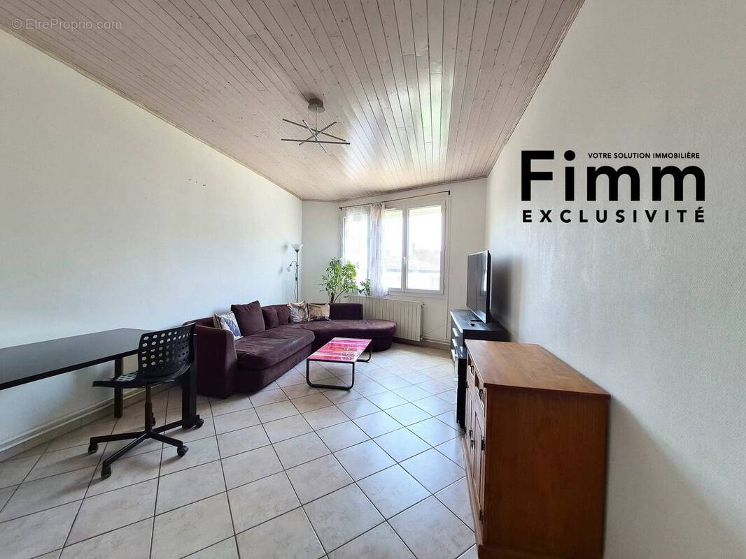 Appartement à CONDRIEU
