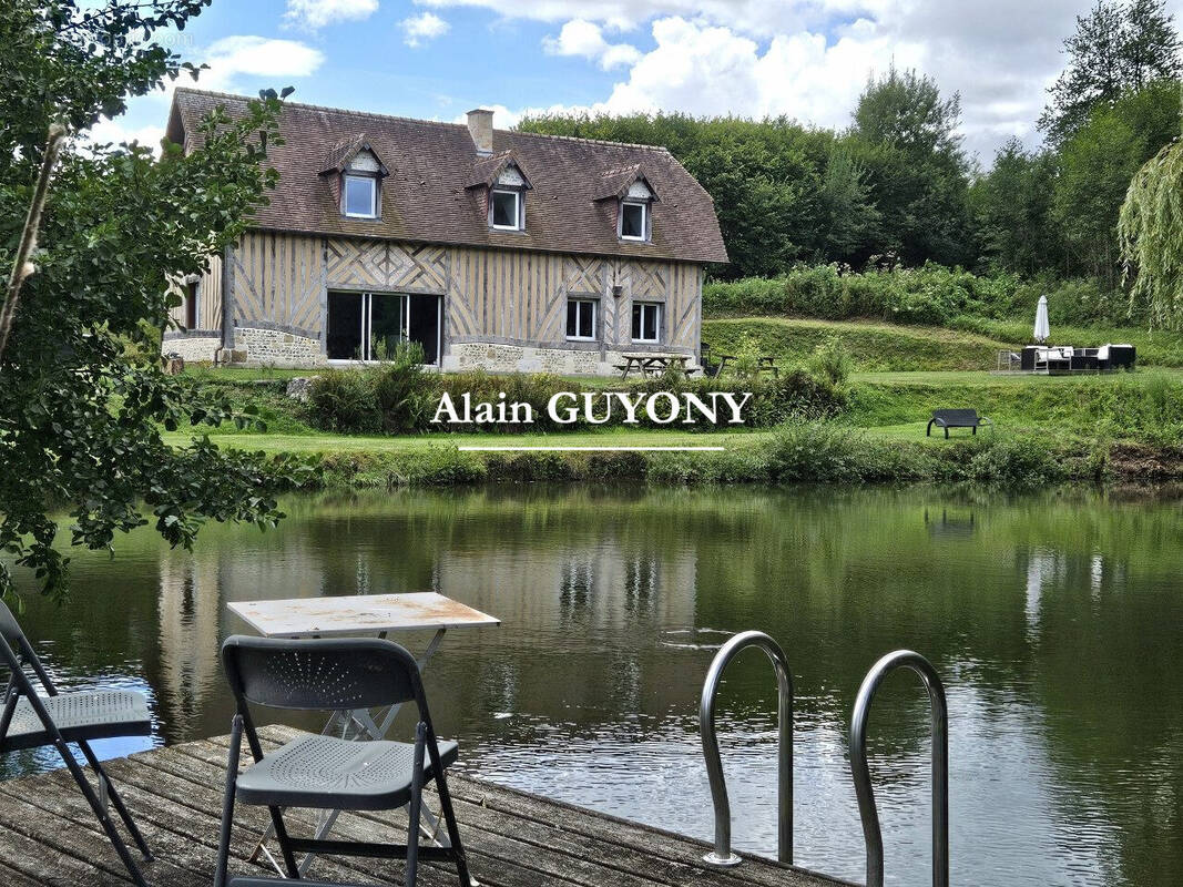 Maison à PONT-L'EVEQUE
