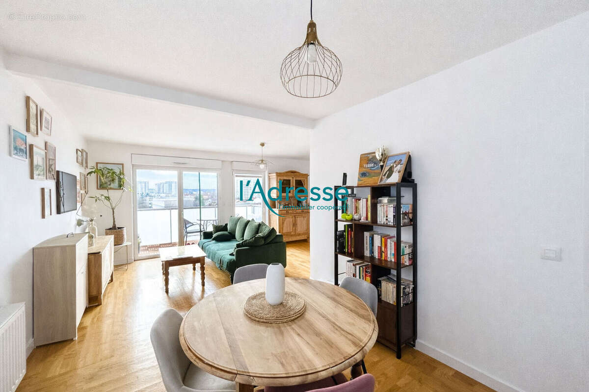 Appartement à NANTERRE
