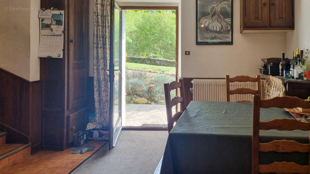 cuisine - Maison à PEYREFITTE-DU-RAZES