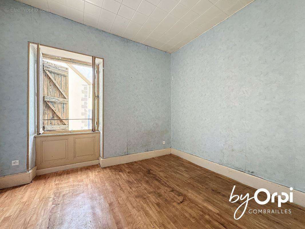 Appartement à SAINT-ELOY-LES-MINES