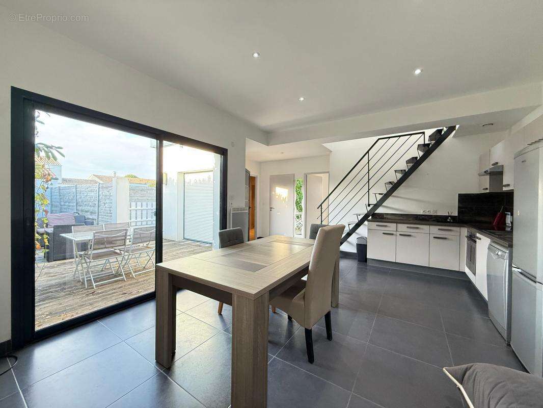 Maison à SAINT-SULPICE-DE-ROYAN