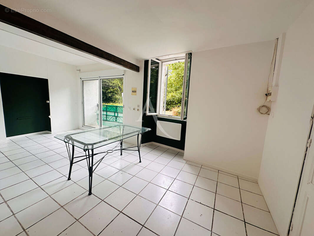 Immeuble de caractère sur la Rive Gauche de Saintes 9 pièce(s) 230 m2 - photo 16