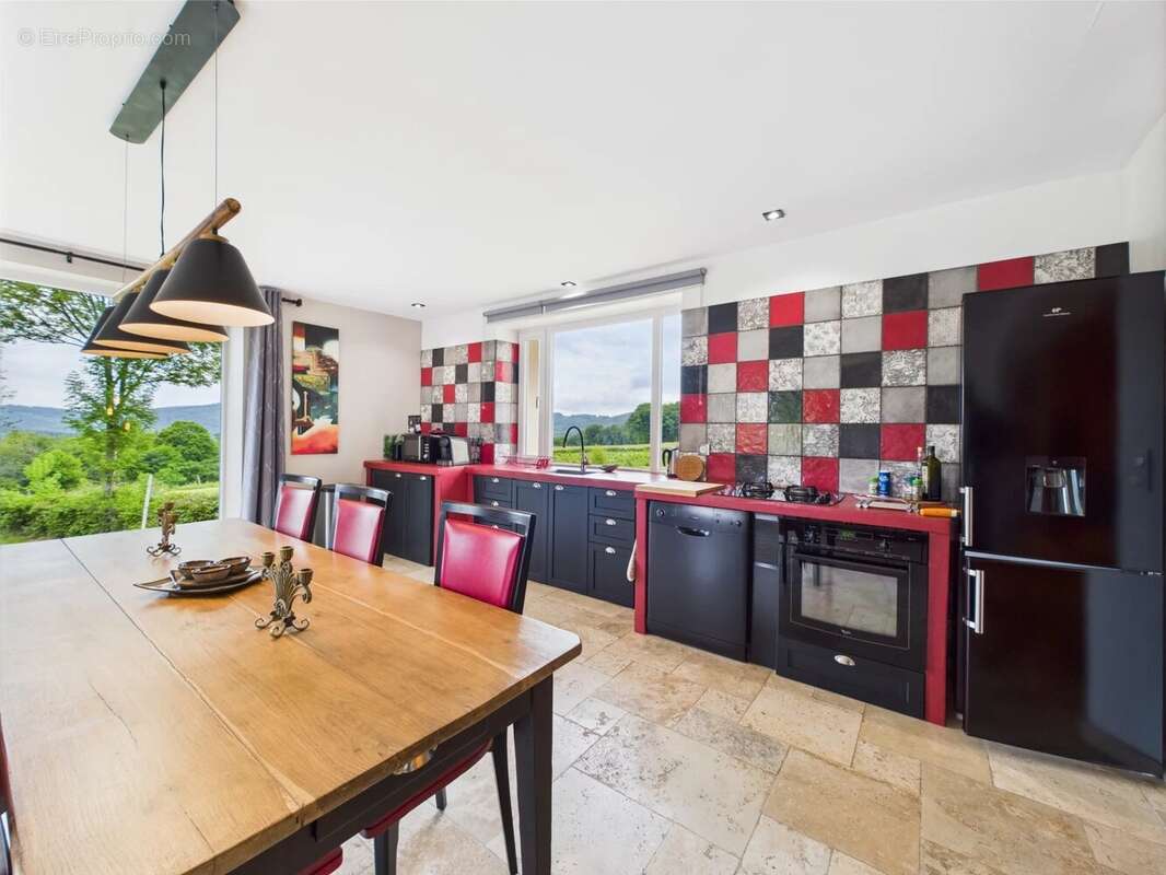 Maison à DUN-LES-PLACES