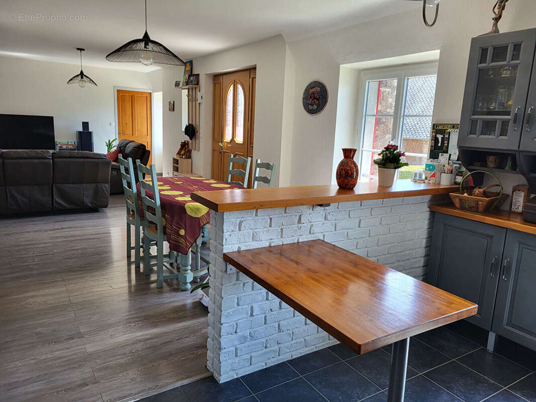 Propriété de caractère en pierre avec deux gîtes, piscine et jardin arboré - photo 7