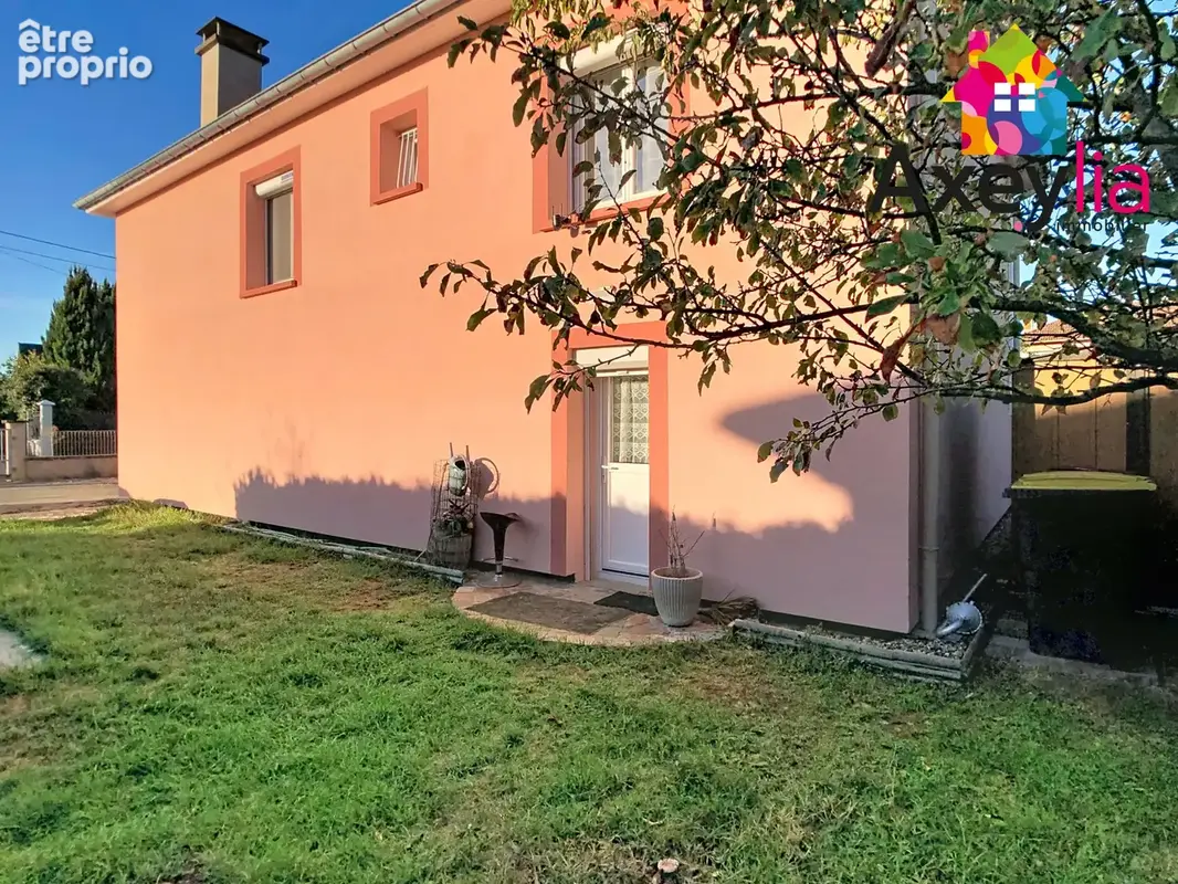 A vendre - riorges - maison 4 chambres, entièrement rénovée avec terrain - photo 6