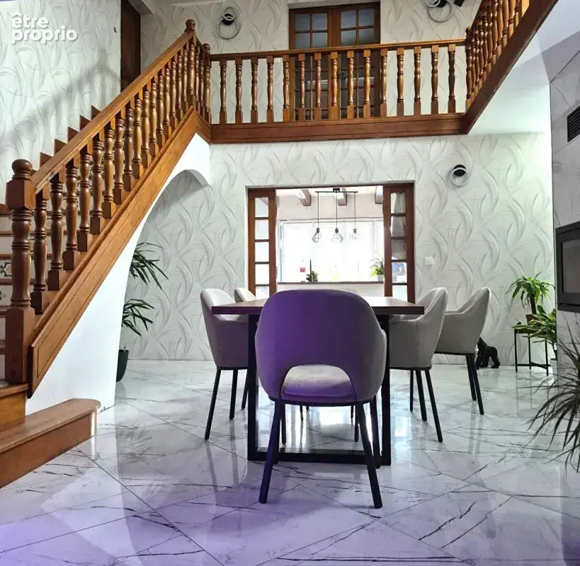 Belle Maison Individuelle ou Propriété Contemporaine avec sa Piscine de 141 m² Rénovée et à Façonner selon vos envies à plus de  - photo 10
