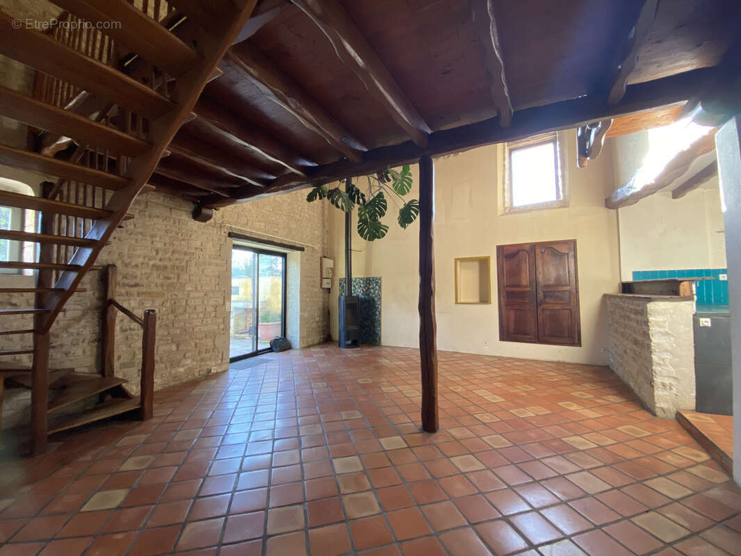 Maison à SAINT-AMANT-DE-BOIXE