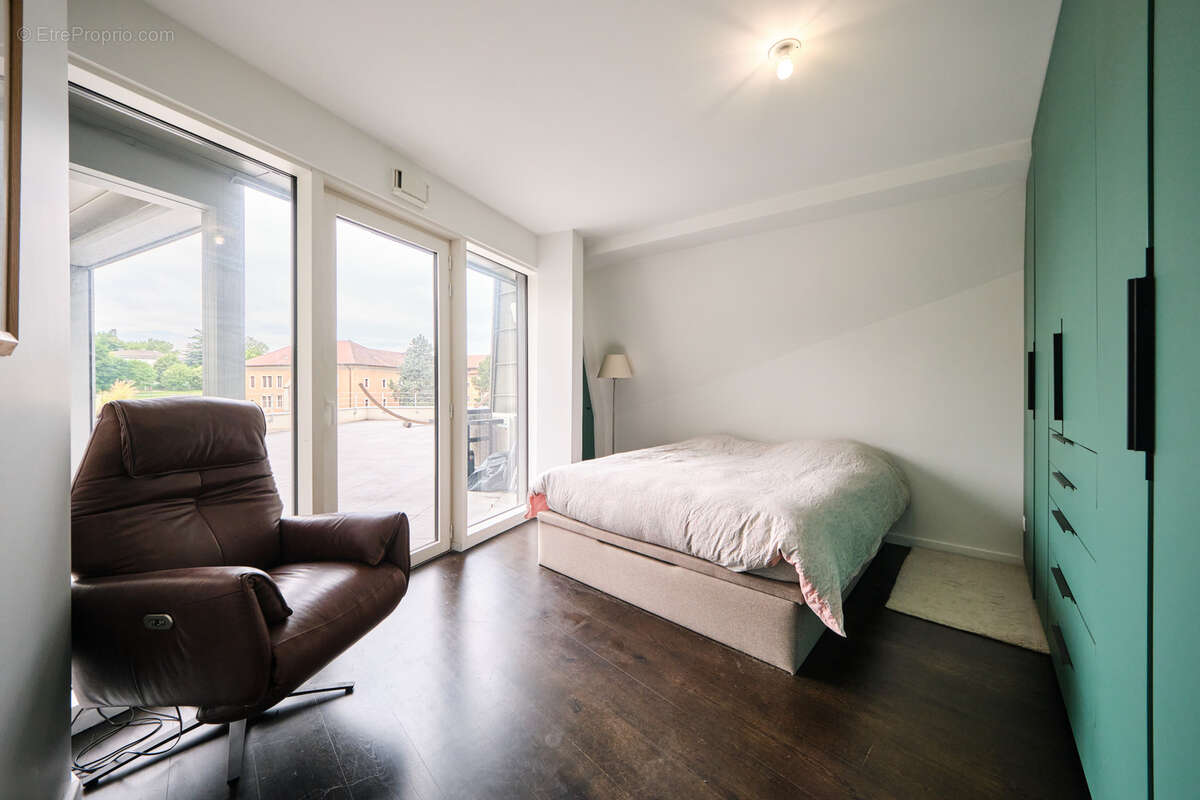 Appartement contemporain avec terrasse panoramique de 270 m2 - photo 9