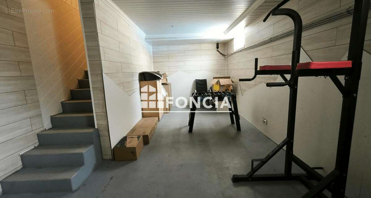 Maison à NEUVILLE-SUR-BRENNE