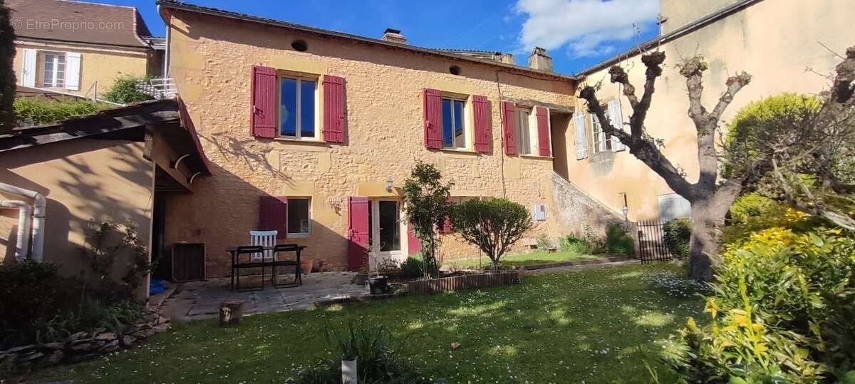 Maison 95 m² à Le Buisson-De-Cadouin  - photo 2