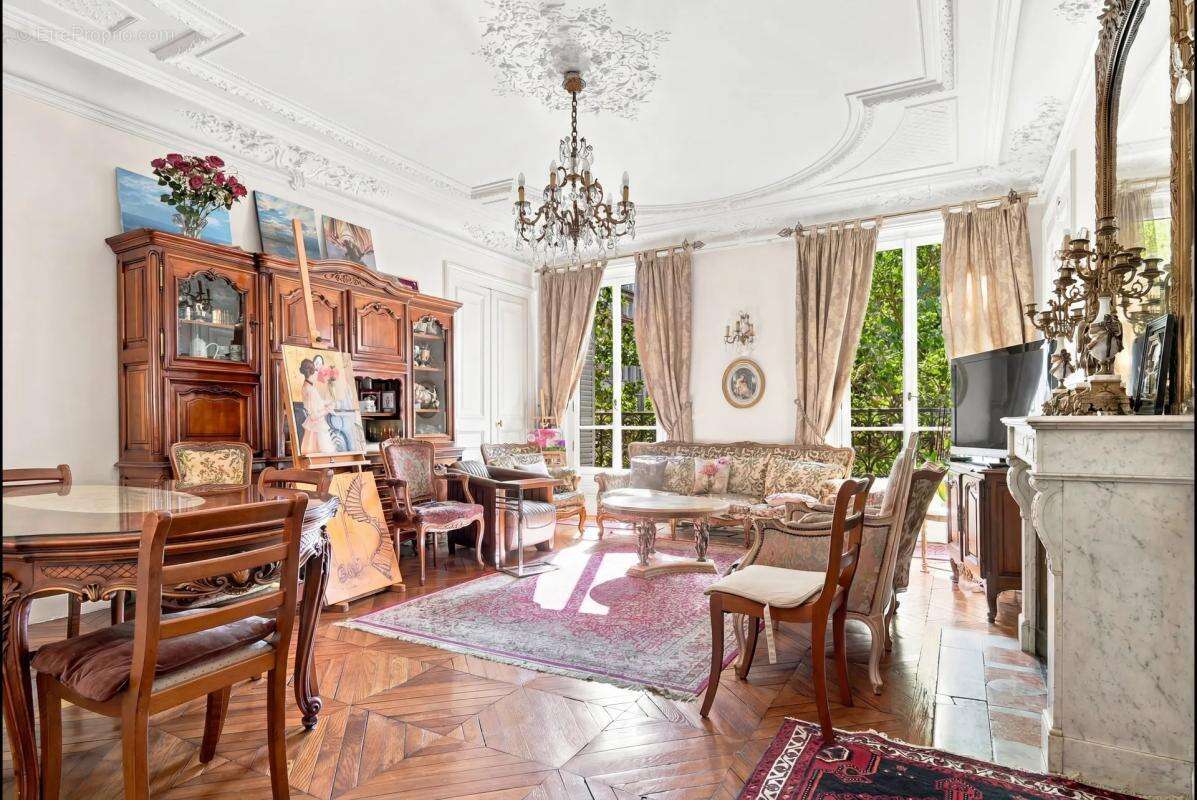 Appartement à PARIS-10E