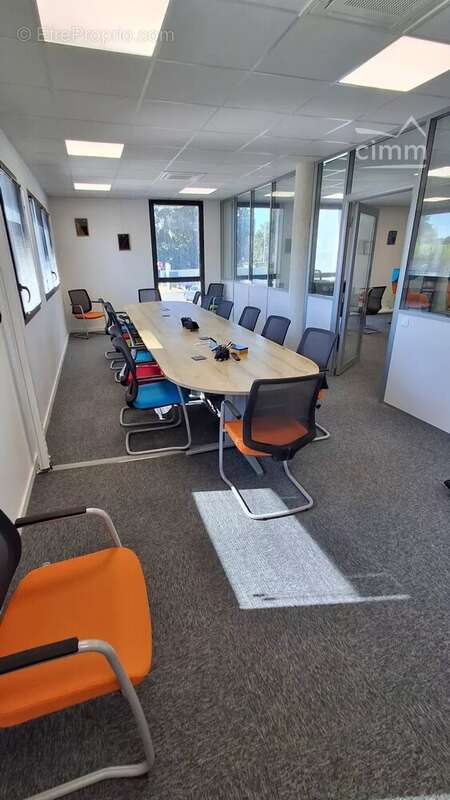 A VENDRE à Blois, Bureaux 85m² - photo 6