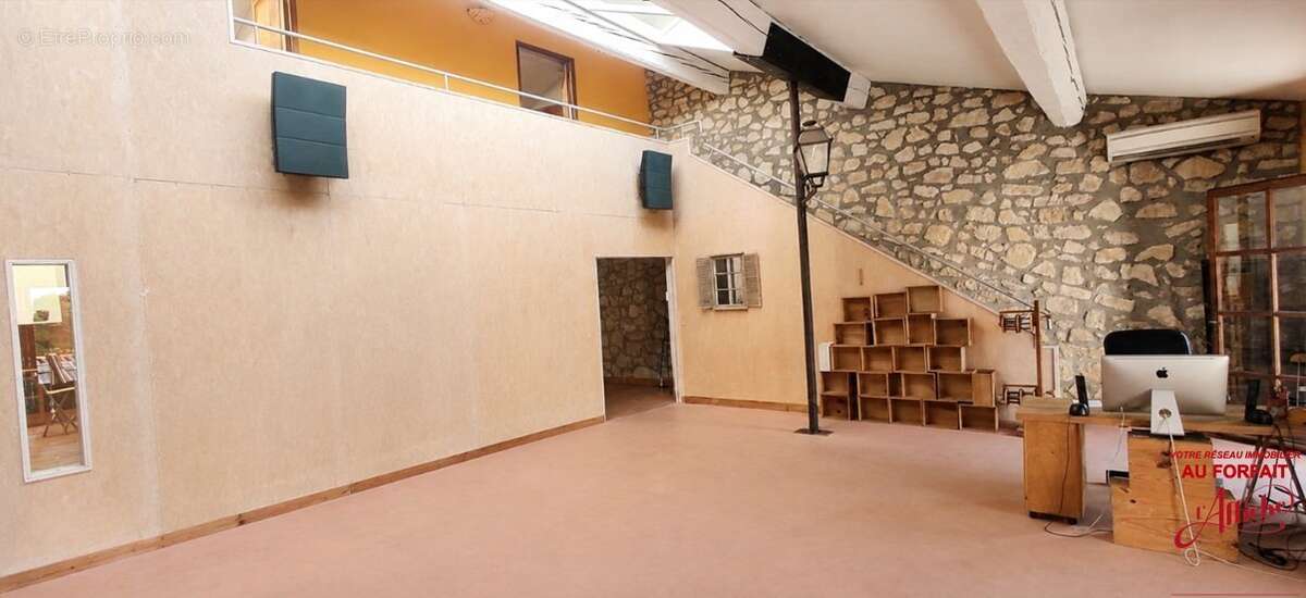 Maison de caractère avec grands espaces et piscine - photo 4