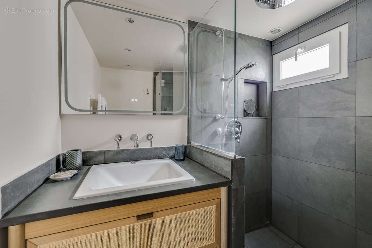 Maison à PARIS-17E